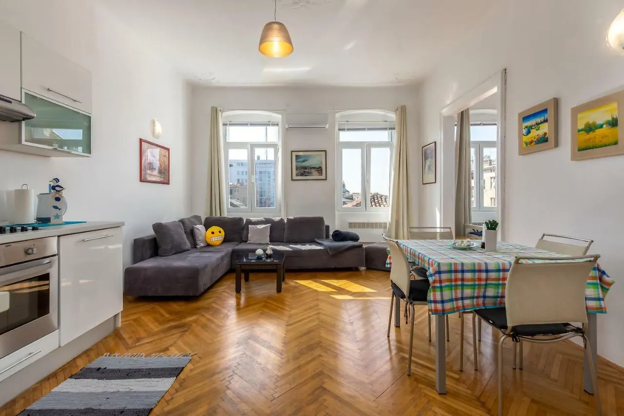 Apartmen Beli Rijeka
